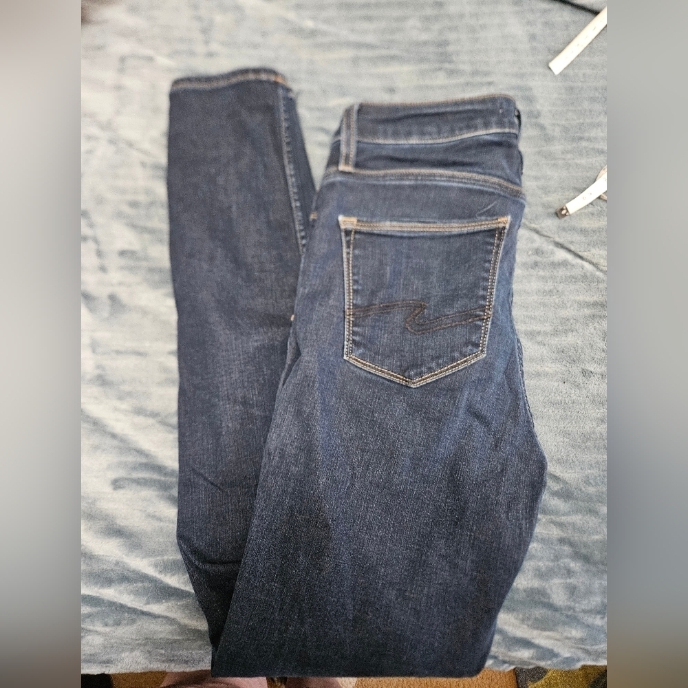 Silver Jeans Dark Wash Skinny Jeans!